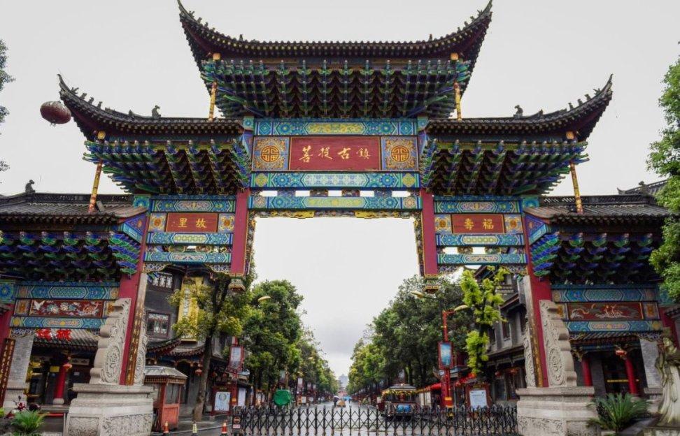 realme太狠心了，影像旗舰降至1635元，2亿像素+100W闪充